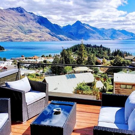 Stunning Home With Amazing Wakatipu Lake Views Квинстаун Экстерьер фото